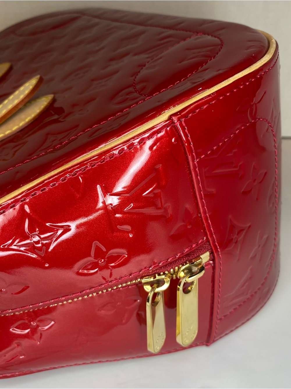 Louis Vuitton Summit Drive Red Vernis Satchel with Natural Leather Trim - Picture 7 of 12